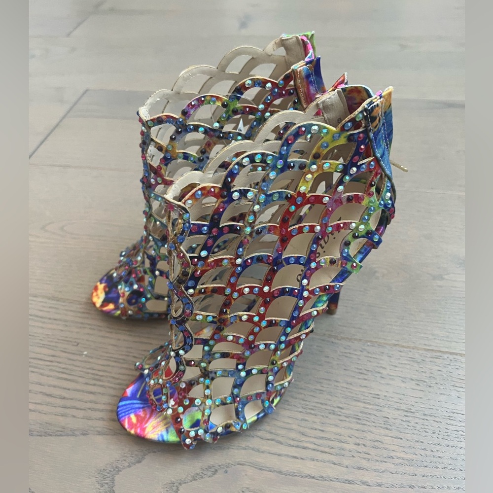 NWT Zigi Soho Multicolor Floral Cutout Heel Sandals - 8 M - Colorful Festival